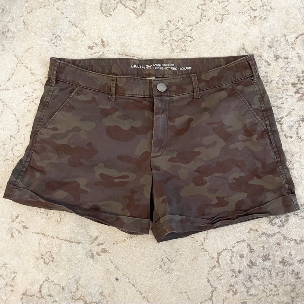 Khakis by Gap Skinny Boyfriend Camo Shorts Size 8